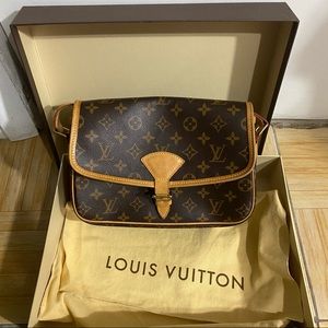 Louis Vuitton Solange Crossbody Bag